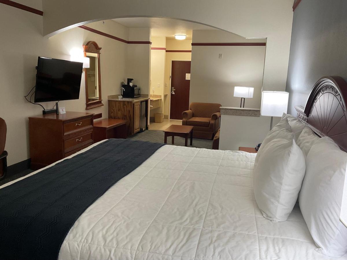 Budget Host Inn And Suites Cameron מראה חיצוני תמונה