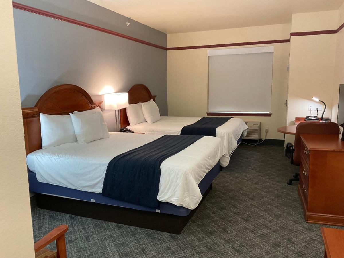 Budget Host Inn And Suites Cameron מראה חיצוני תמונה